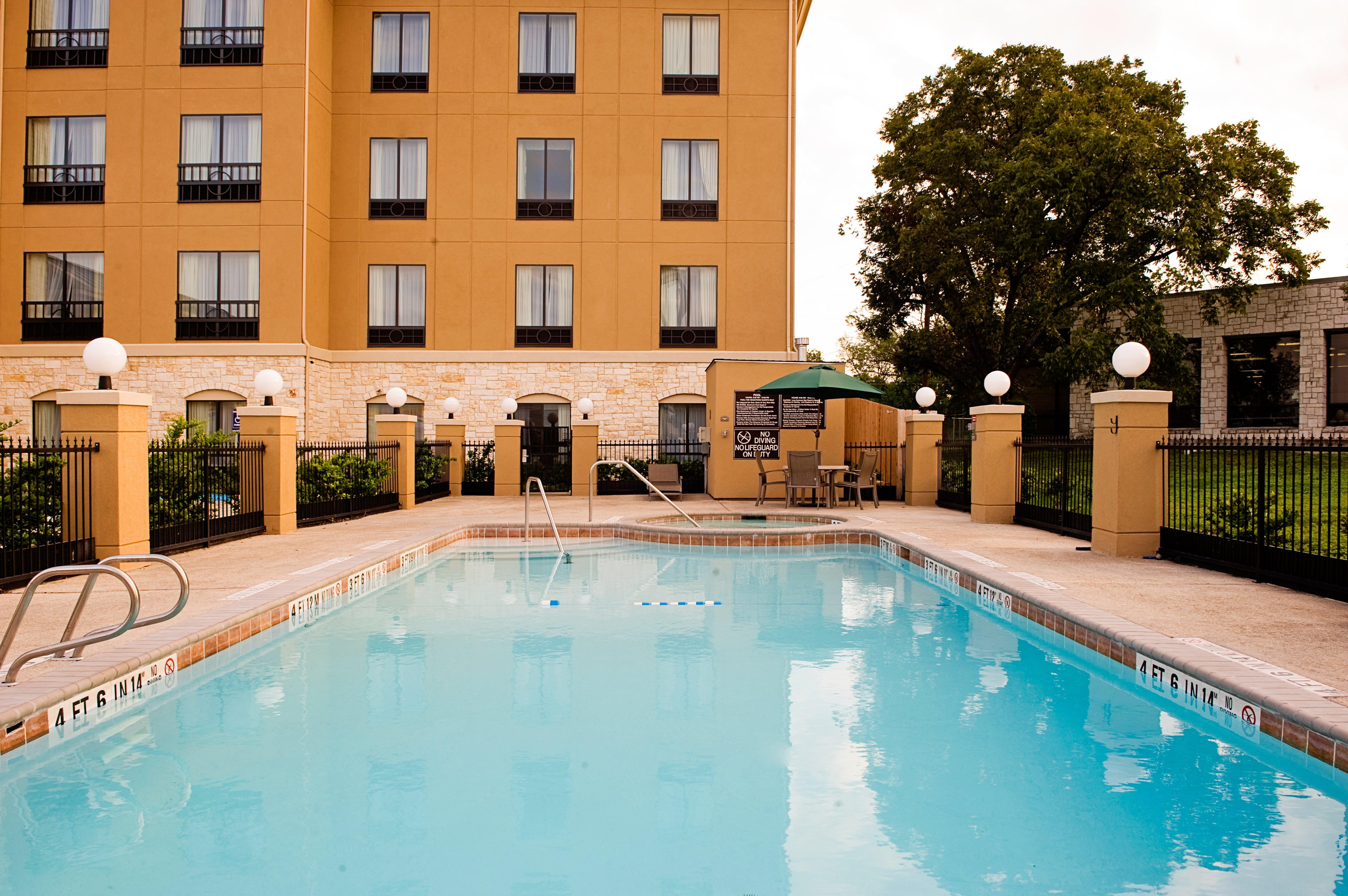 Holiday Inn Express Hotel & Suites San Antonio Nw-Medical Area By Ihg Exterior photo